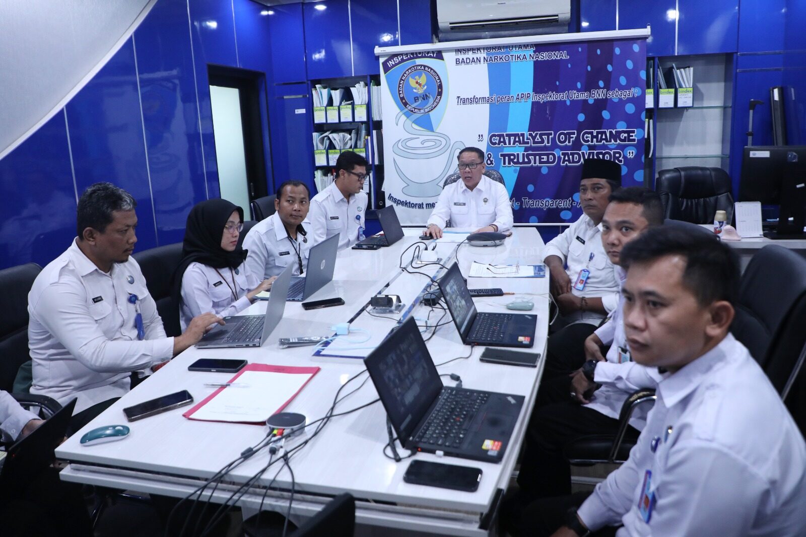 BNN TINGKATKAN PROFESIONALISME PENANGANAN PENGADUAN LEWAT DISKUSI INTERNAL